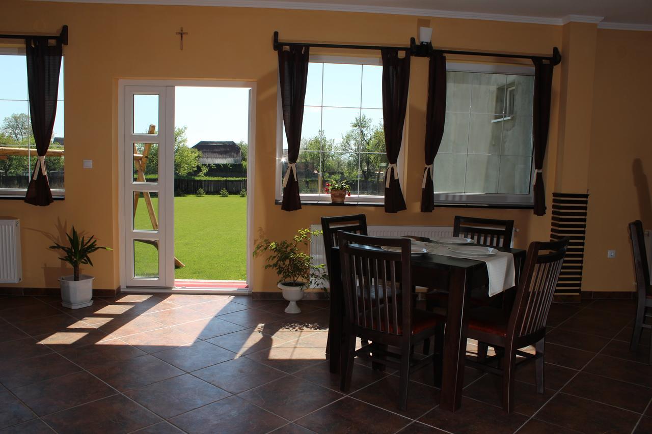 Bed and Breakfast Gyongyvirag Panzio à Turia Extérieur photo