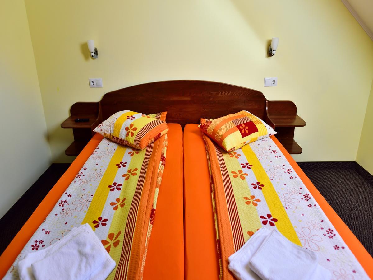 Bed and Breakfast Gyongyvirag Panzio à Turia Extérieur photo